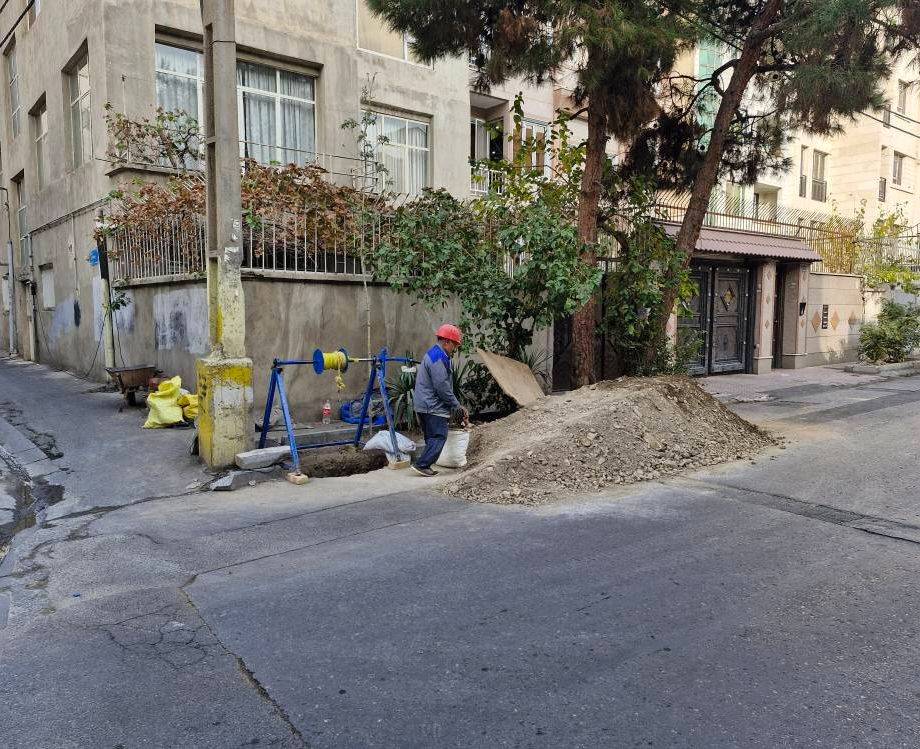 ذخیره آبهای زیرزمینی با حفر ۱۳حلقه چاه جذبی در معابر منطقه۸