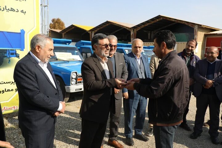 ۱۰۰ دستگاه خودرو به دهیاری‌های آذربایجان‌ غربی تحویل شد.
