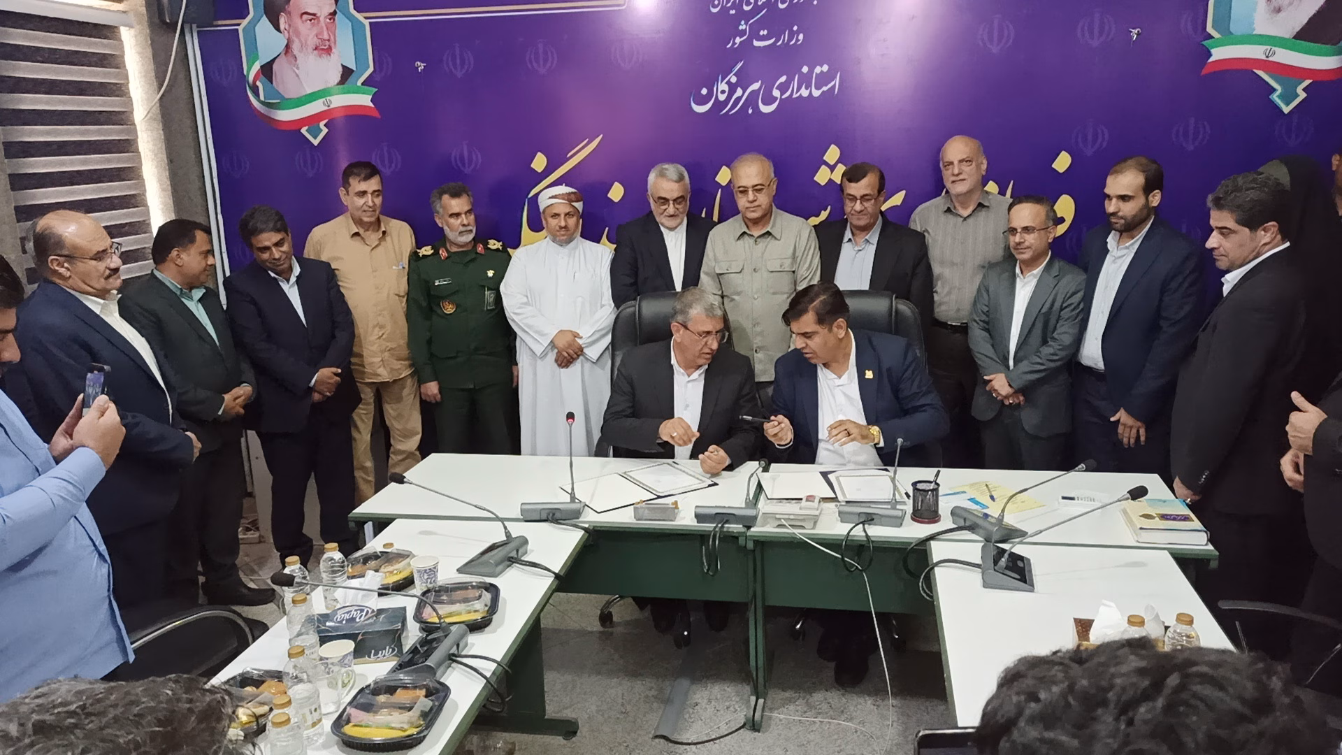 تفاهم‌نامه خواهرخواندگی بین شهر‌های لار و بندرلنگه