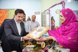 بال‌های توسعه بر تن قشم