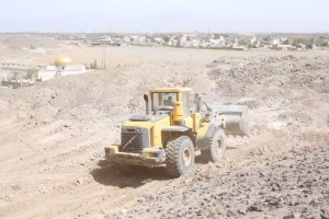 آماده سازی محل احداث زمین چمن مصنوعی فوتبال در فاز۳ شهرک امید صفادشت