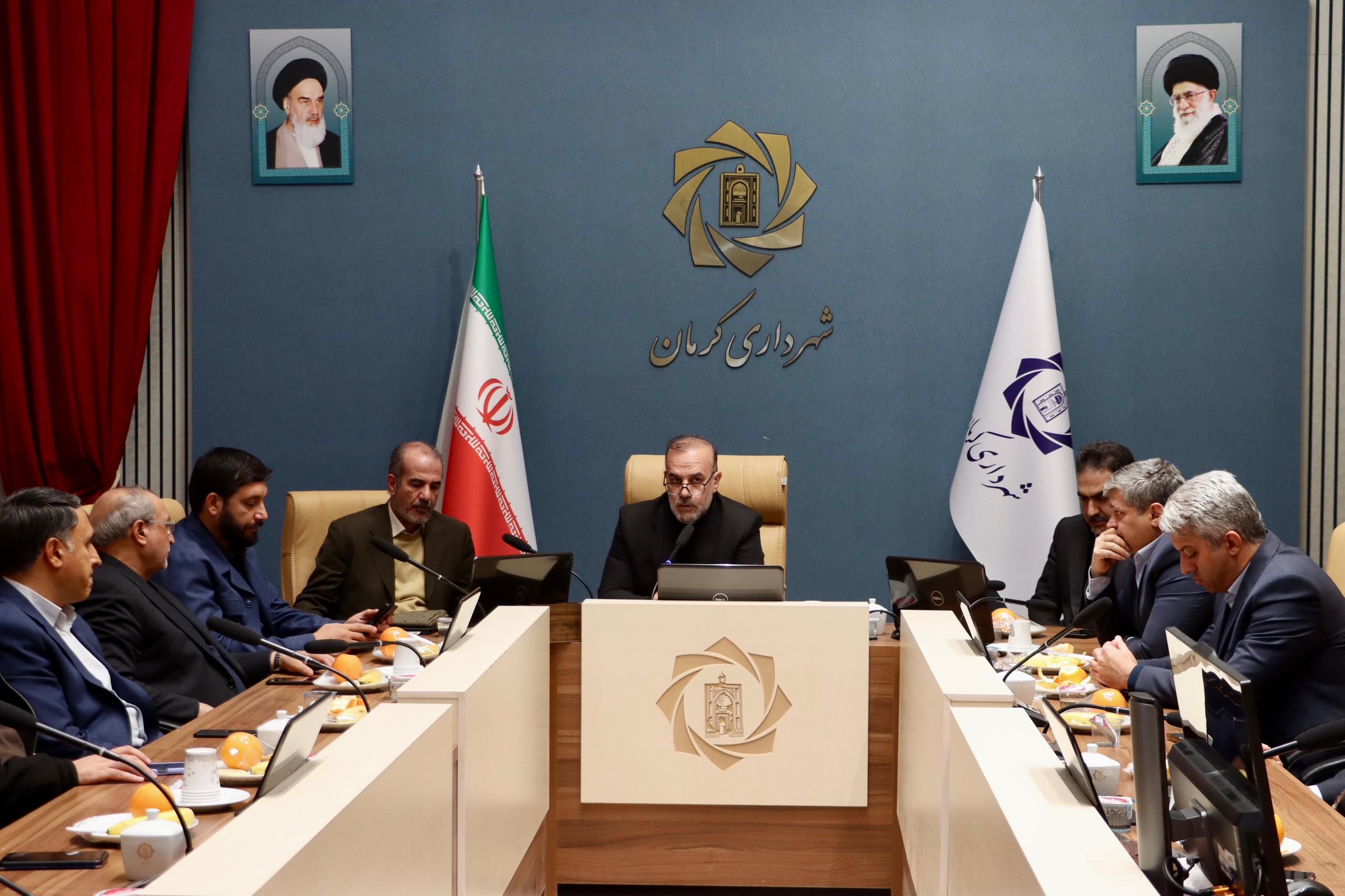 نشست بررسی طرح جامع گلزار شهدای کرمان