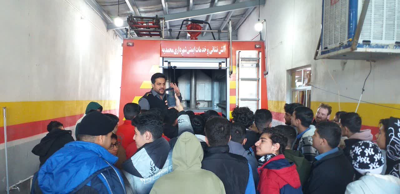 برگزاری دوره آموزش نکات ایمنی و آتش‌نشانی ویژه دانش‌آموزان هنرستان شهید غیاثوند مهرگان