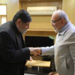 اعطای حکم عضویت فرماندار دماوند در هیئت امنای امامزاده هاشم(ع)