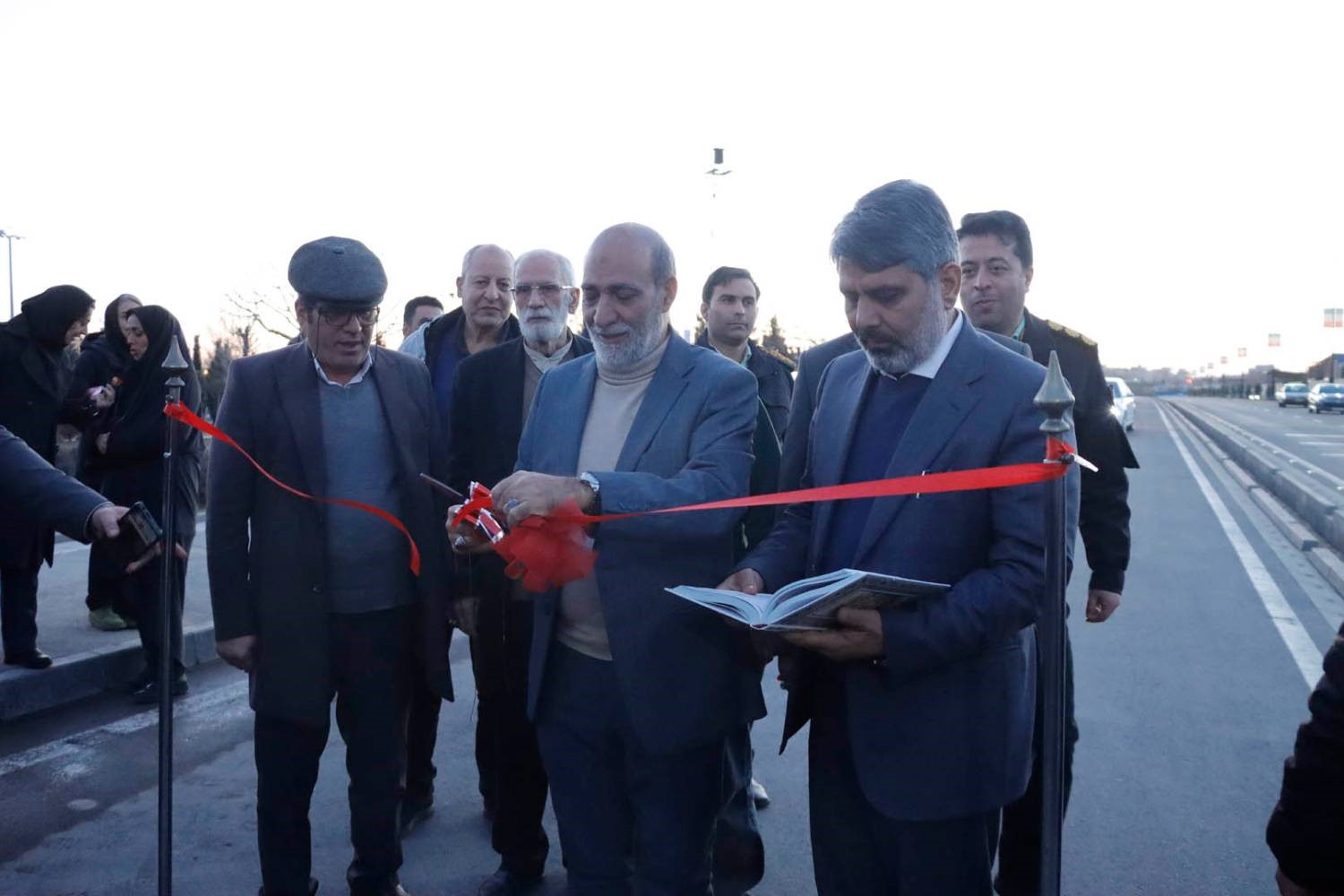 آیین افتتاح و بهره‌برداری از پروژه‌های احداثی منطقه ۴