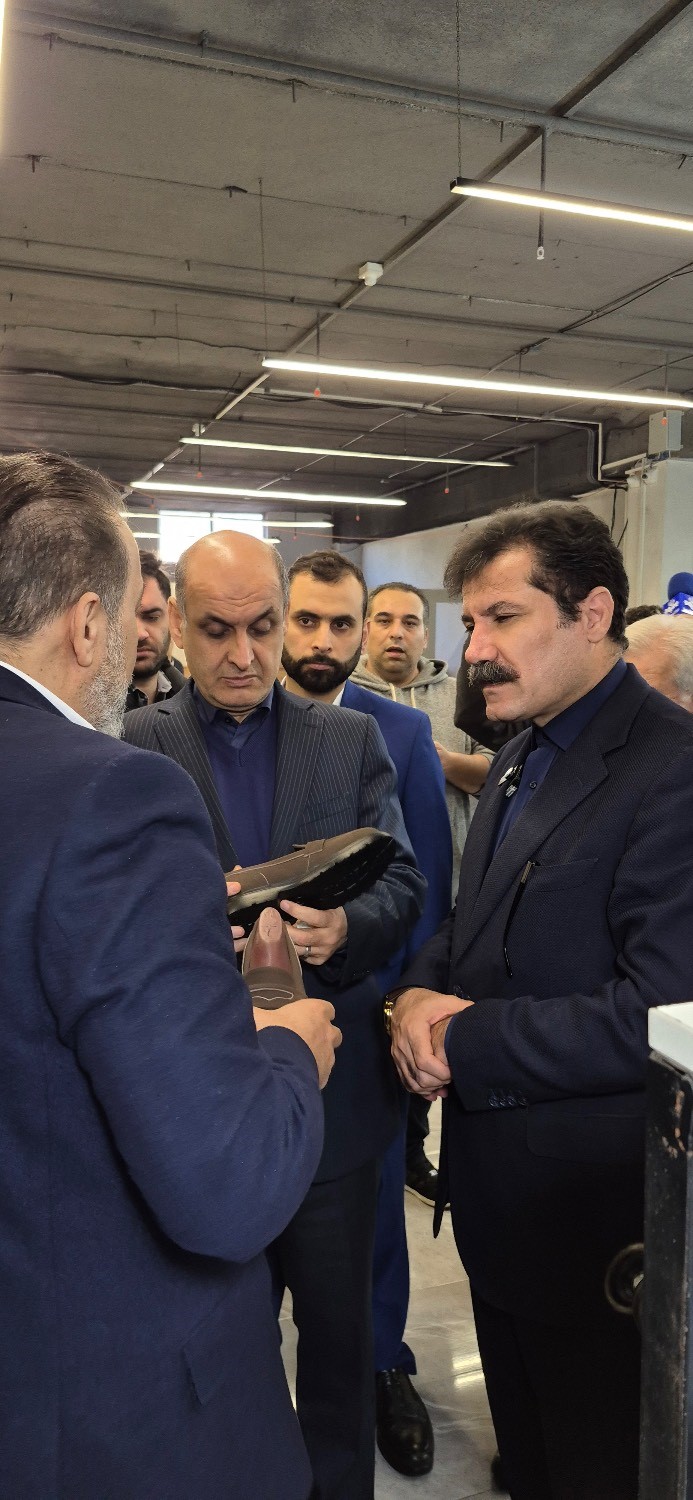 بازدید از کارخانه نوآوری و کار آفرینی زیرساخت و افتتاح خطوط تولید واحدهای صنعتی و تجاری گیلان