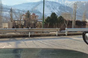 واحد عمران شهرداری اوشان فشم میگون با هدف افزایش ایمنی تردد شهروندان، کاهش تصادفات و جلوگیری از خسارات جانی و مالی، عملیات اجرایی نصب، تعمیر و احداث گاردریل در نقاط حادثه‌خیز شهر را آغاز کرد.