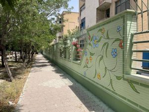 عملیات بازپیرایی نقاشی دیواری در شهر اندیشه آغاز شد