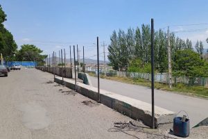 نصب-حفاظ-ایمنی-در-دیوار-جنوبی-پارک