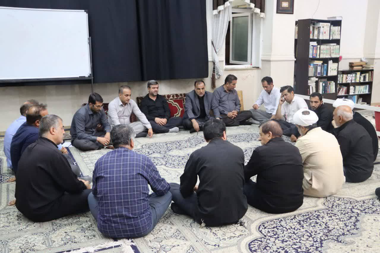 نشست-شهردار-محمدیه-با-معتمدین-در-مسجد