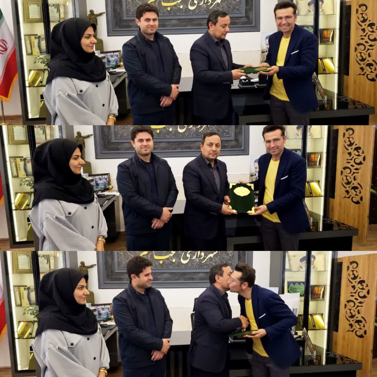 تقدیر شهردار عجب‌شیر از اقدام ارزشمند مهندس معصومی در اهدای ۱۰۰۰ اصله نهال