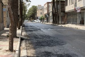 آسفالت خیابان قاضی‌زاده در مسیر نوسازی؛ عملیات رگلاژ آغاز شد، روکش آسفالت در راه است