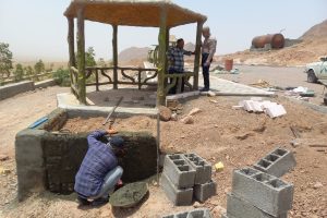آغاز عملیات کف‌سازی پارک شهر (کوهستان‌پارک) بجستان با جدول بتنی و آجر سنتی